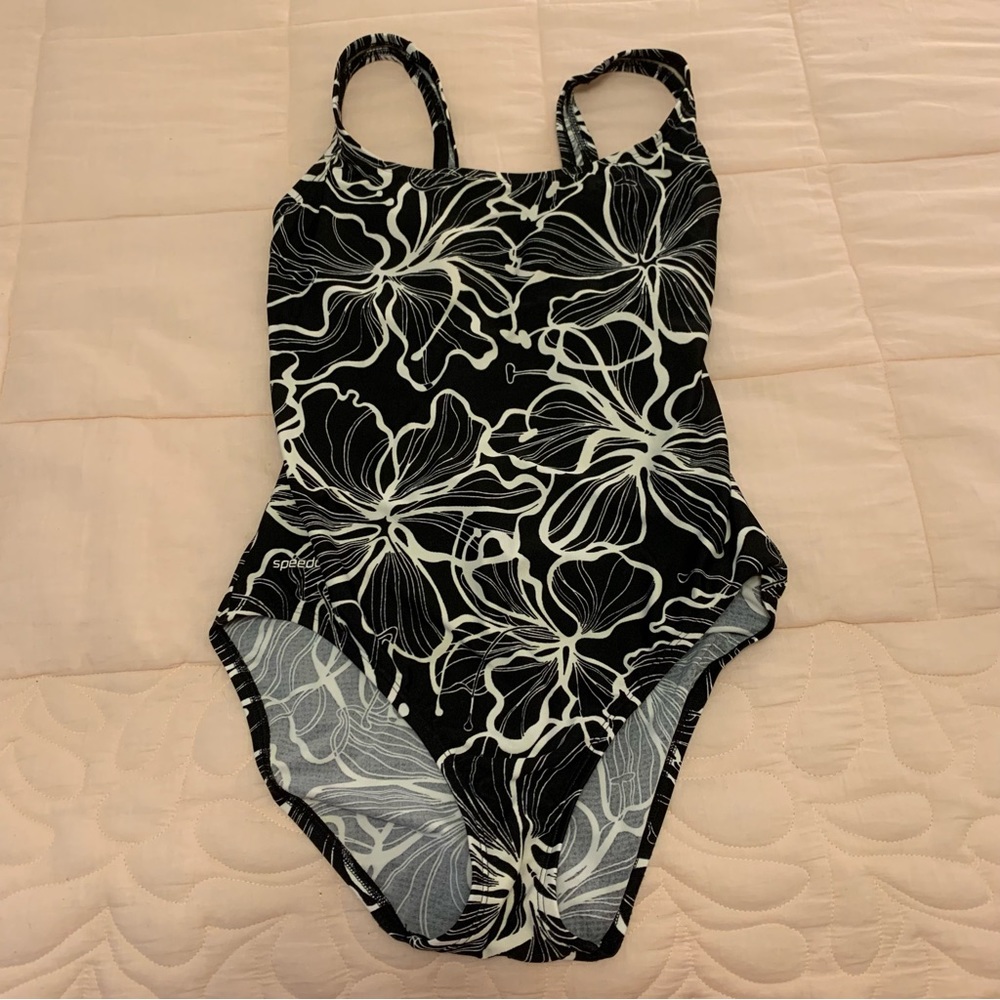 SPEEDO size 12 black white one piece swimsuit with built in bra area